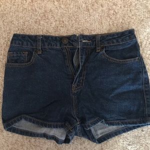 🥀BDG Dark wash high waisted short shorts